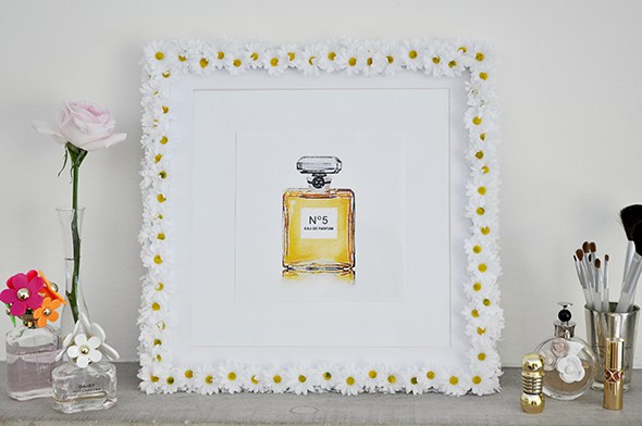 Make this easy daisy frame art with free printable from the 12 Months of DIY crafting challenge via http://lifeovereasy.com/