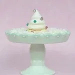 Mini Meringue Christmas Trees via http://lifeovereasy.com/