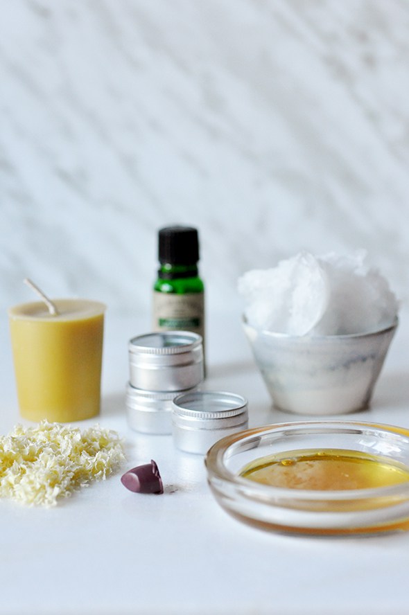 Make this fun and easy DIY lip balm next time you need a homemade gift! via http://lifeovereasy.com/