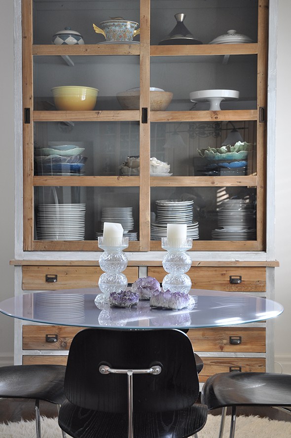 Reverse painted glass table via http://lifeovereasy.com/